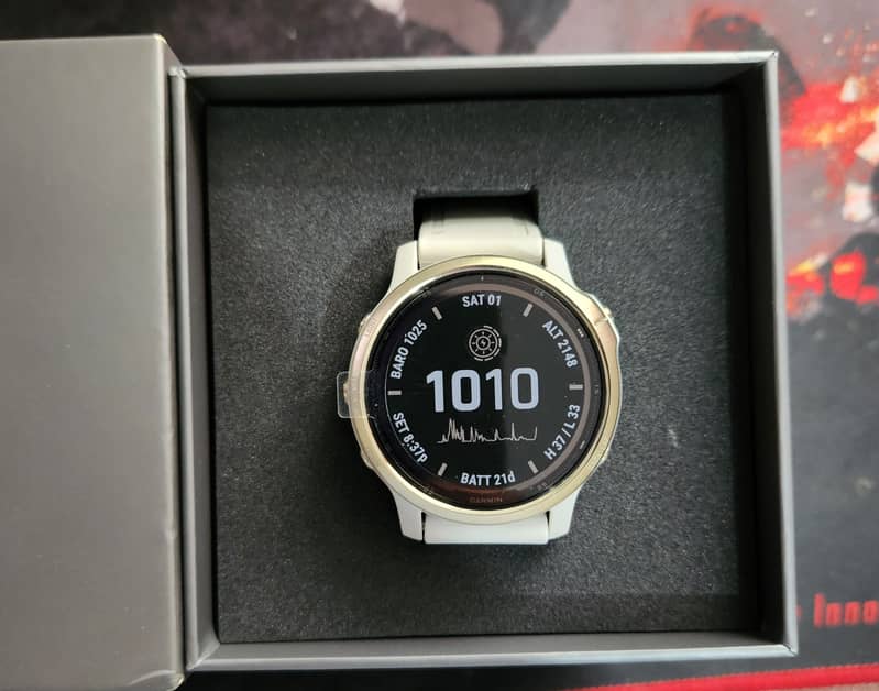 Garmin fenix 6S Pro Solar Brand new Light gold with light sand color 4