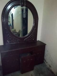 dressing table or lamare