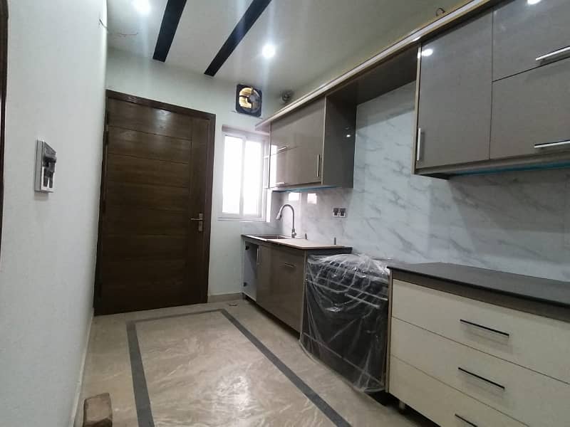 B-17 Kanal Brand New House Available For Sale 15