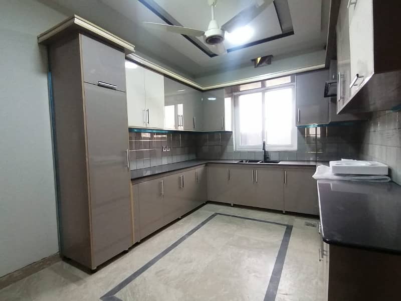 B-17 Kanal Brand New House Available For Sale 16