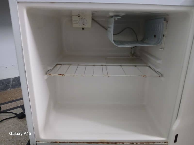 Westpoint Refigerator in a very good and running condition 1