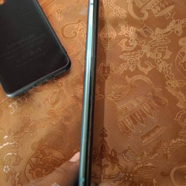 one Plus 8pro condition 10/10 No Sahd No line wid 65wt Charger 3