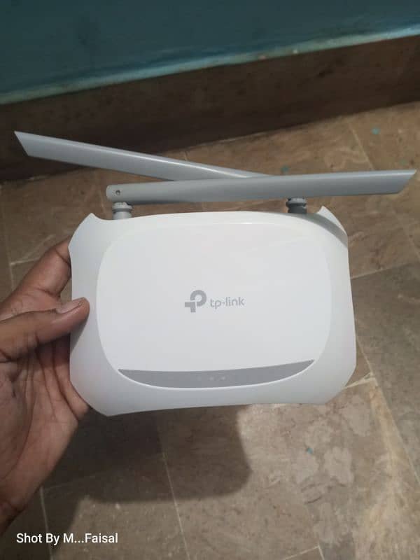 TP Link Router with Box 0