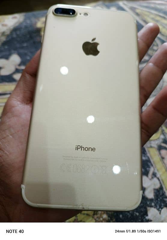 Iphone 7+ for sale gold colour 0