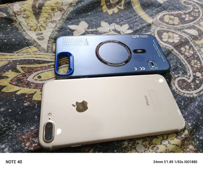 Iphone 7+ for sale gold colour 4