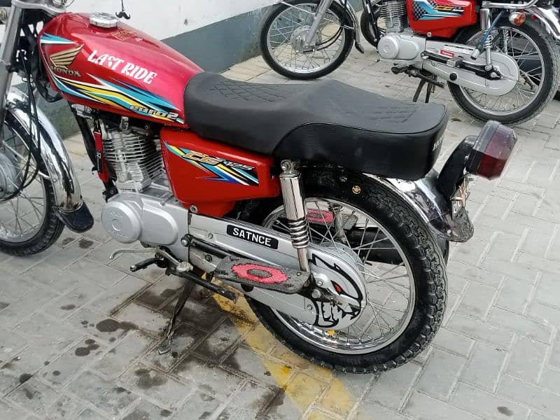 Honda 125 19 model urgent sale pindi nombr 1