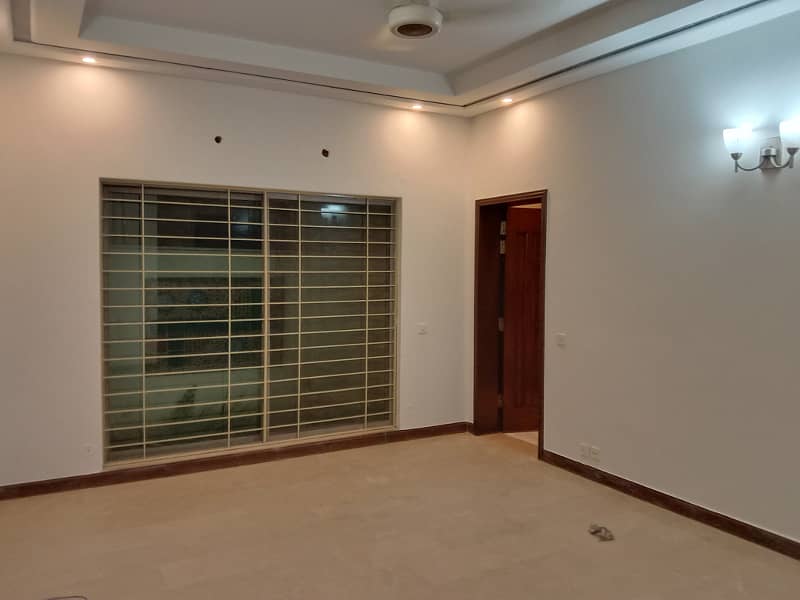 1 Kanal Super Out House Prime Hot For Sale dha Phase2 12