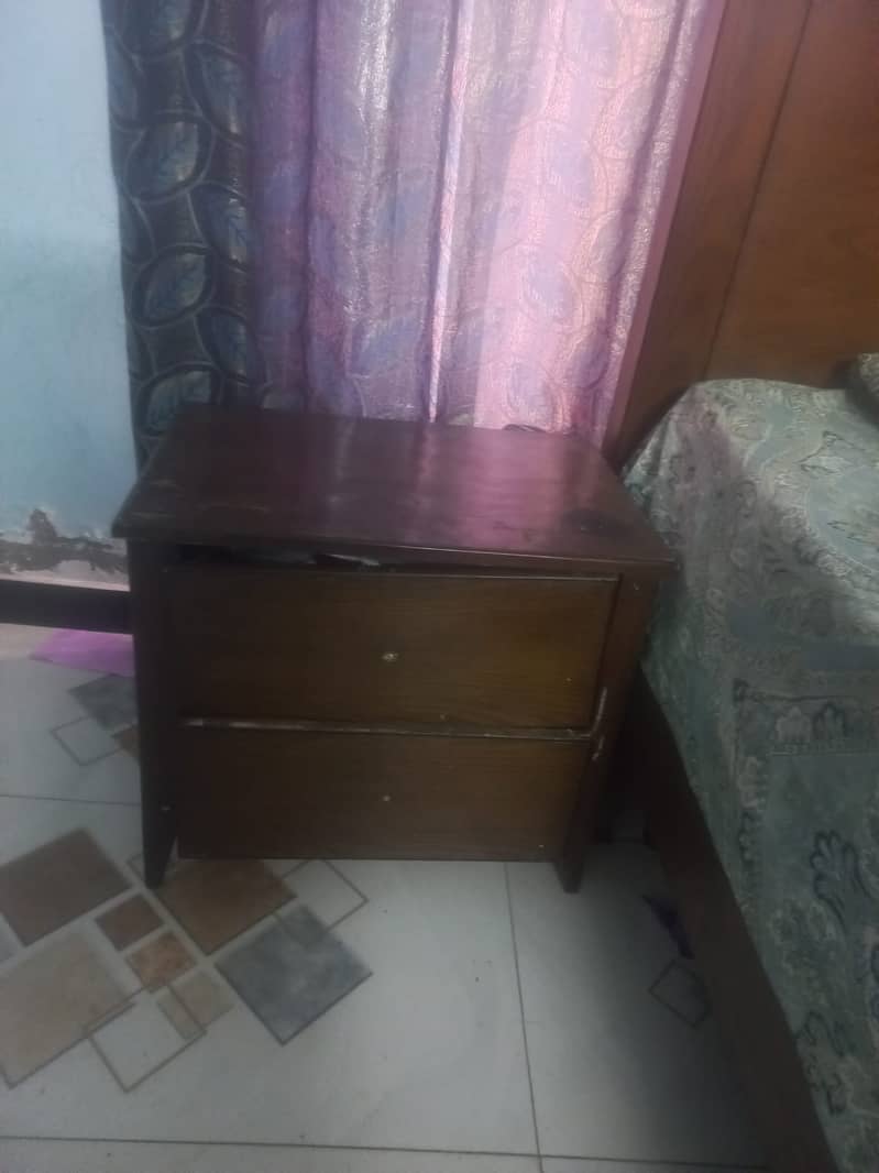 King Size Bed in top condition with side tables for sale 2