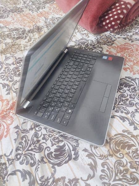 HP Notebook 15-bs010ne 1