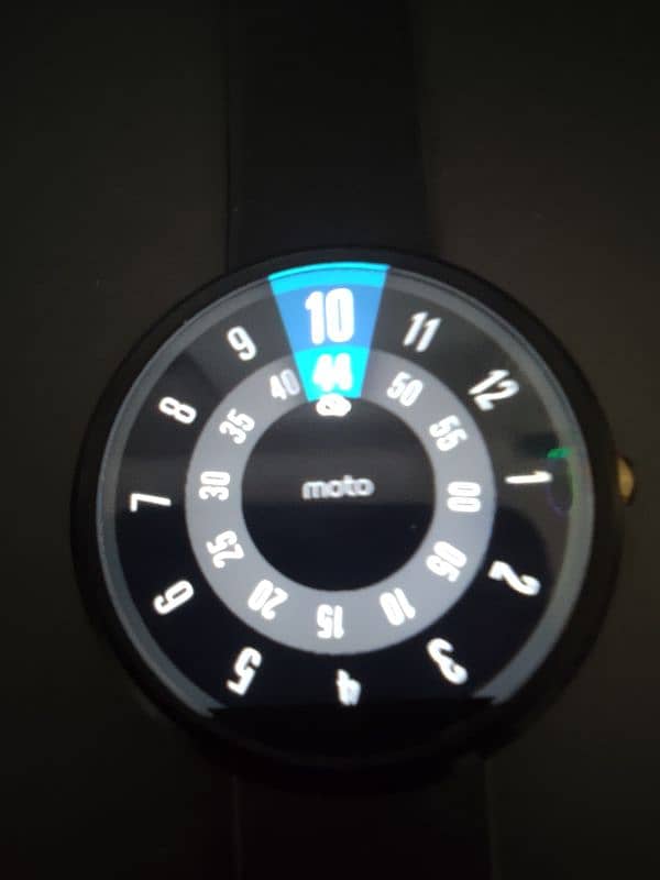 MOTOROLA MOTO 360 wear os 5