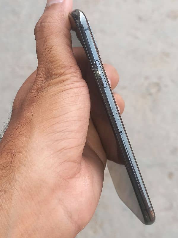 iPhone Xs 64gb non pta health 81 3