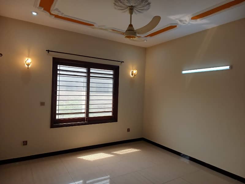 3 Bed DD uper portion just like new in DHA phase 7 ext03225996882 3