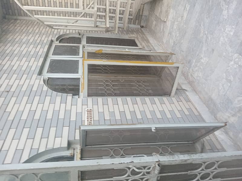 5 MARLA UPPER PORTION FOR RENT IN ALLAMA IQBAL TOWN SUTLAJ BLOCK LAHORE 1