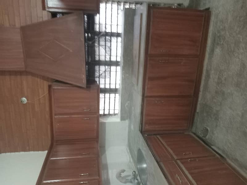 5 MARLA UPPER PORTION FOR RENT IN ALLAMA IQBAL TOWN SUTLAJ BLOCK LAHORE 3