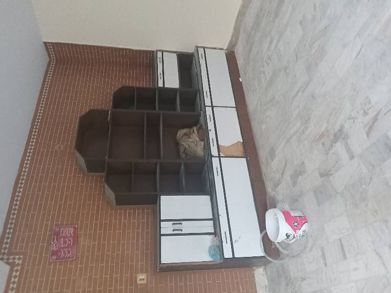 5 MARLA UPPER PORTION FOR RENT IN ALLAMA IQBAL TOWN SUTLAJ BLOCK LAHORE 4