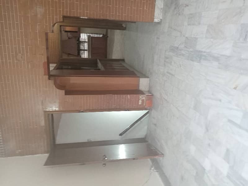 5 MARLA UPPER PORTION FOR RENT IN ALLAMA IQBAL TOWN SUTLAJ BLOCK LAHORE 7