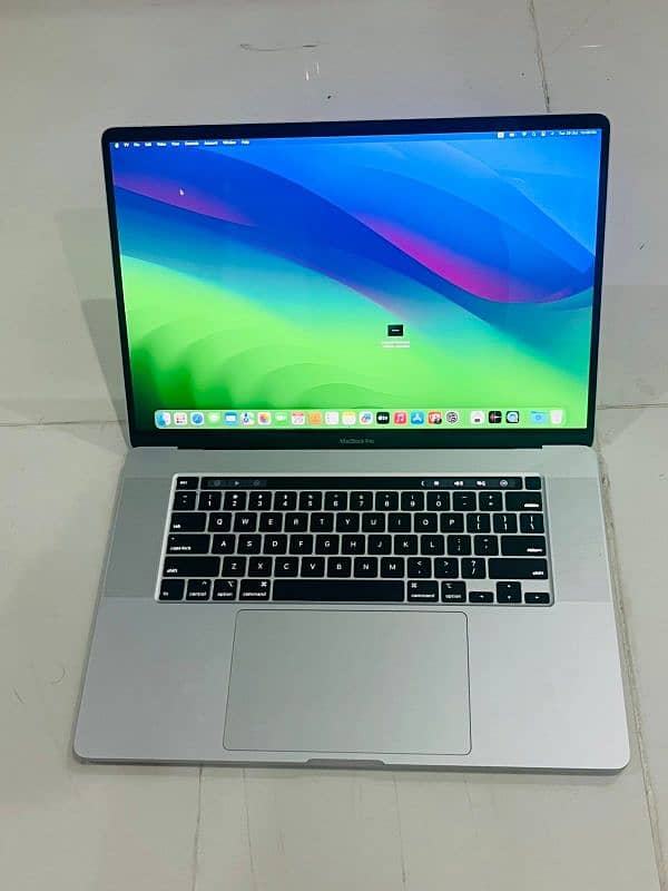 MacBook Pro 2019  16 inch  16 GB Ram 512 GB SSD Core i7 2