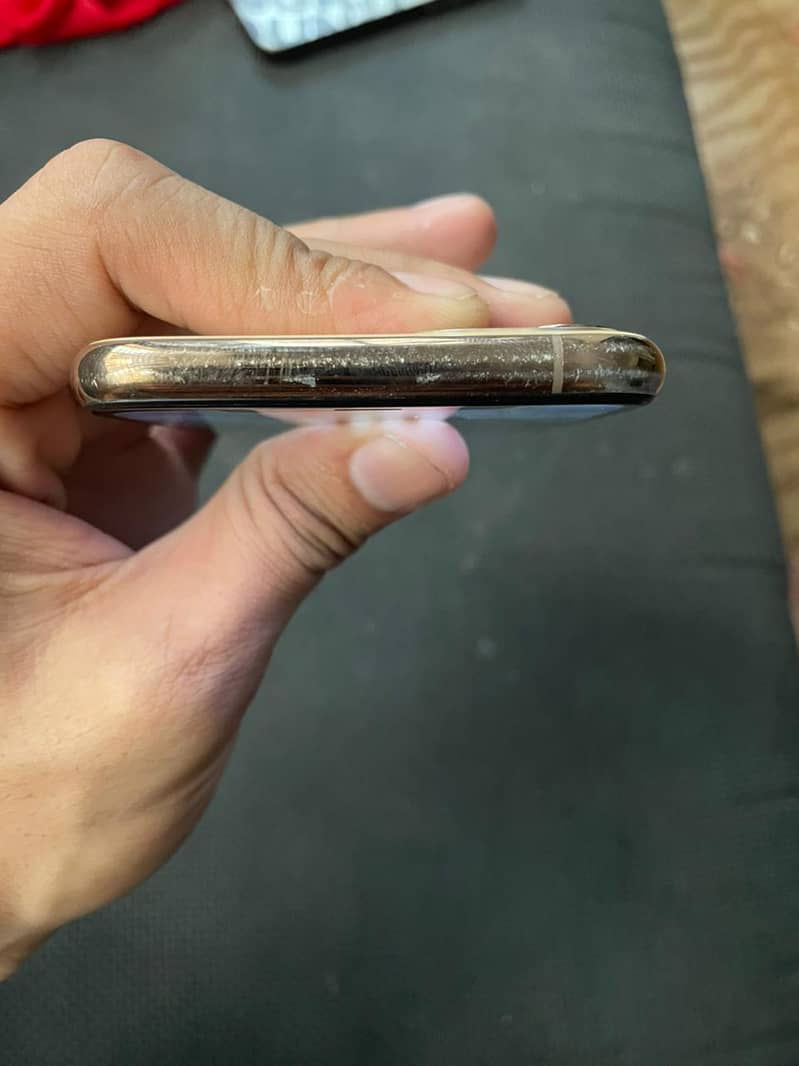 Iphone 11 pro gold  non pta all ok 7