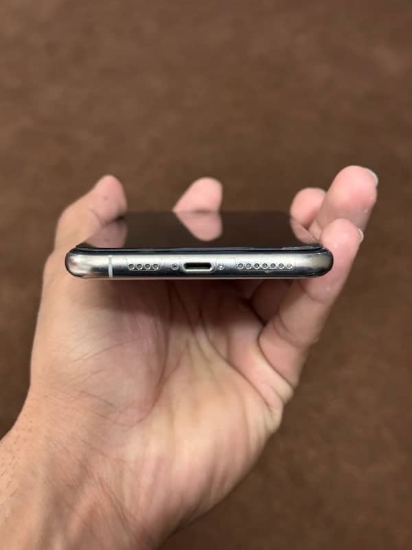 iphone 11 pro max 2