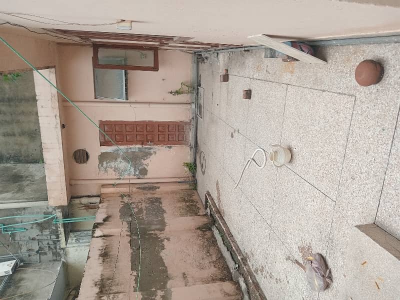 HOUSE FOR SALE IN ALLAMA IQBAL TOWN LAHORE RAVI BLOCK 18