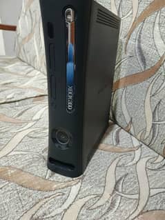 Xbox 360 w/ 2 controllers (140+ games)