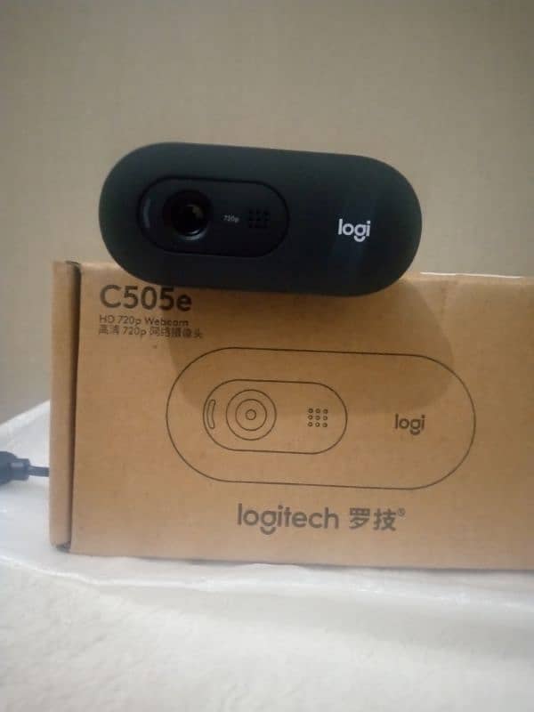 Logitech C505e HD Webcam with 720p and Long-Range Mic (Deliverable) 6