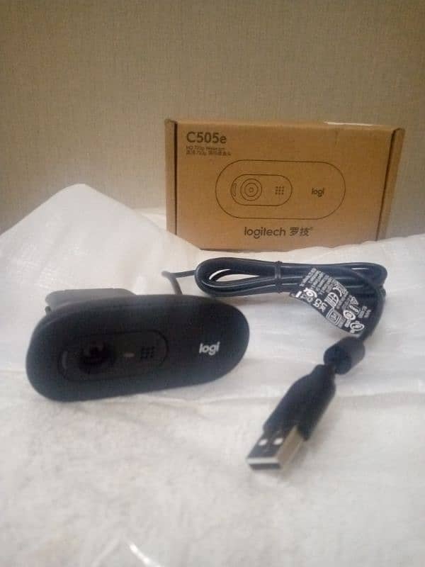 Logitech C505e HD Webcam with 720p and Long-Range Mic (Deliverable) 7