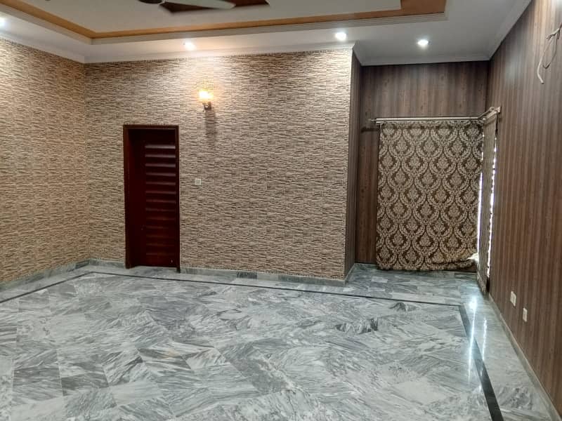 24 MARLA BEAUTIFUL HOUSE FOR SALE IN JOHAR TOWN BLOCK D2 80 FT WIDE 29