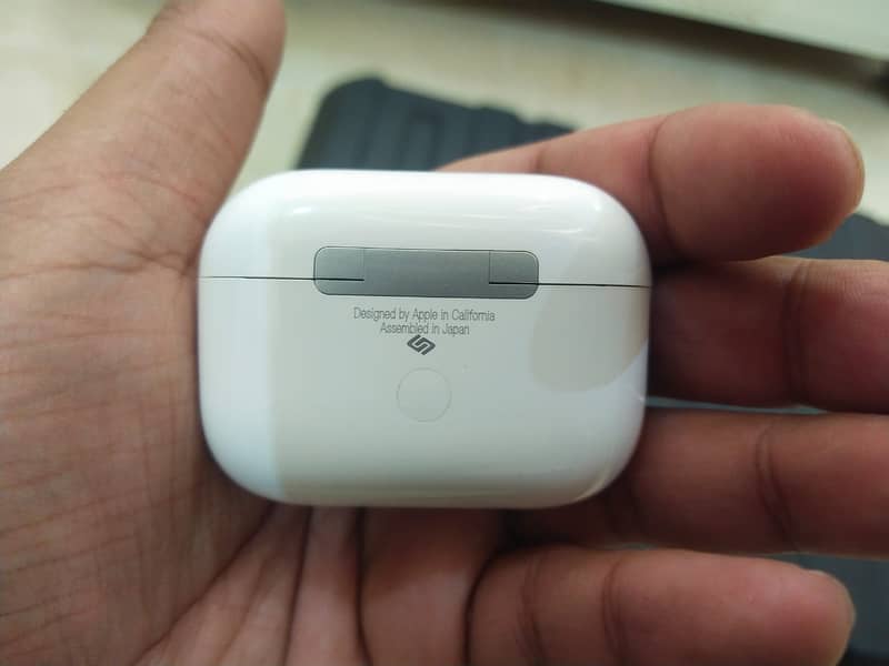 Apple AirPods Pro 2nd Generation, Brand New With Warranty 1