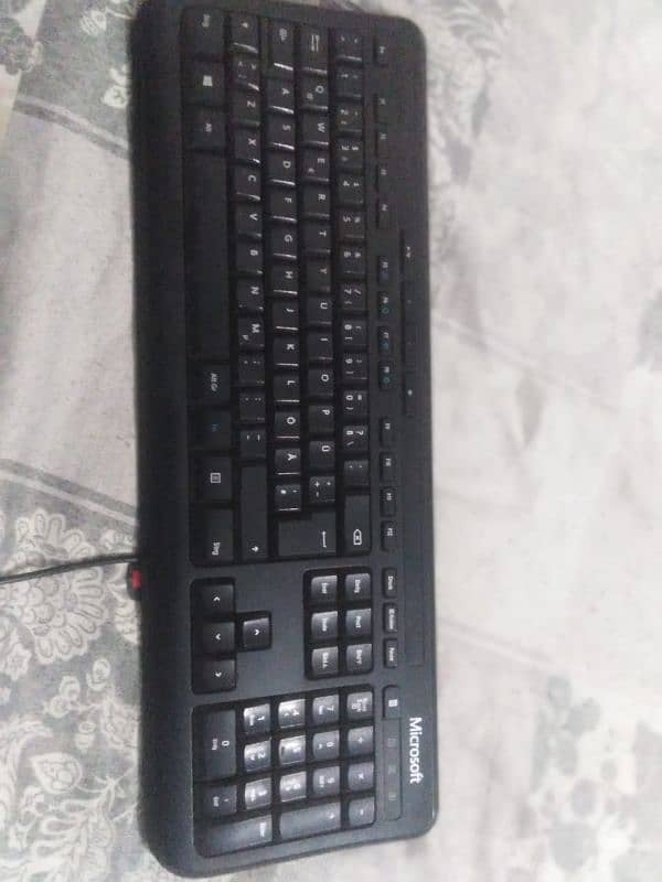 mouse keyboard monitor 1