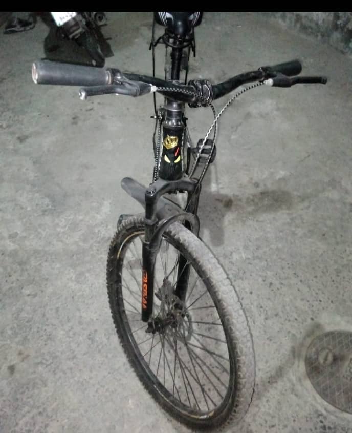 Good condition smooth bicycle and sports bicycle 2