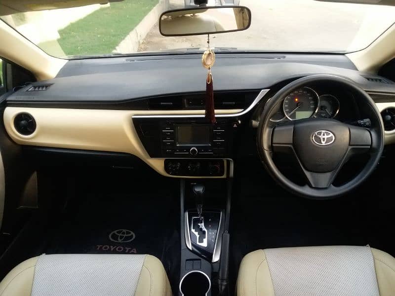 Toyota Corolla GLI 1.3 Automatic Model 2019 8