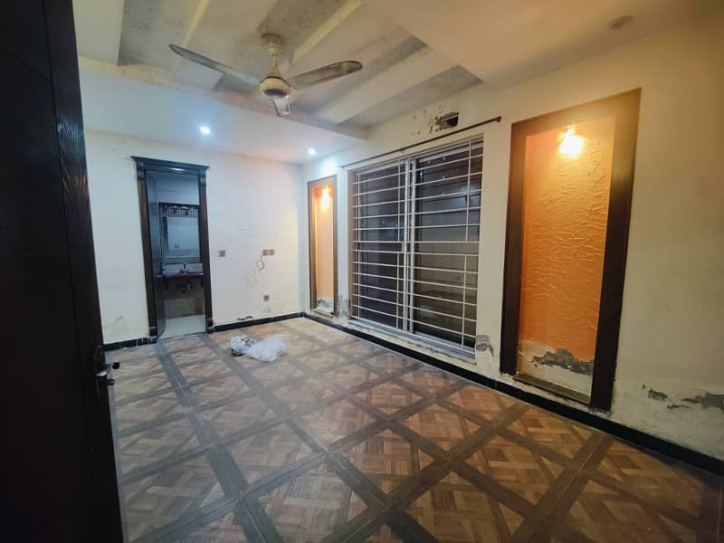 10 Marla House Available For Rent Near Bahria School in Overseas A Block Bahria Town Lahore 11