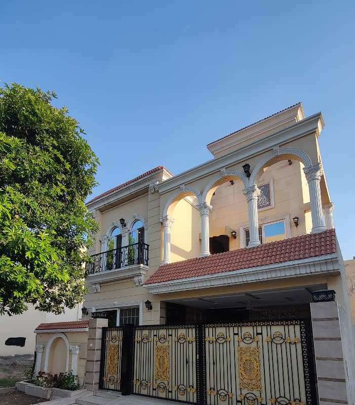 Slightly Used 8 Marla Spanish House Is Available For Rent in Umar Block Bahria Town Lahore 0