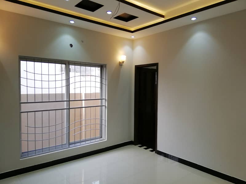 8 Marla House Is Available For Rent In Usman Block Bahria Town Lahore 7