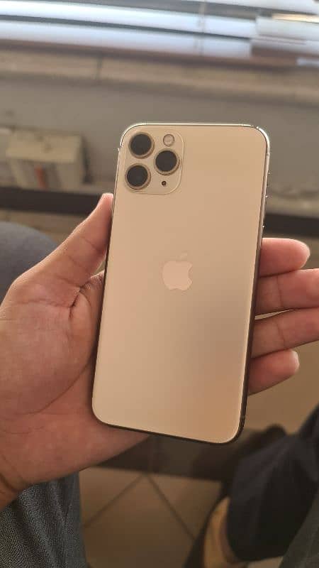 iPhone 11 Pro 256gb (Gold colour) 3