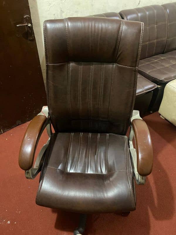 Office chair for sale in Reasonable Price 2