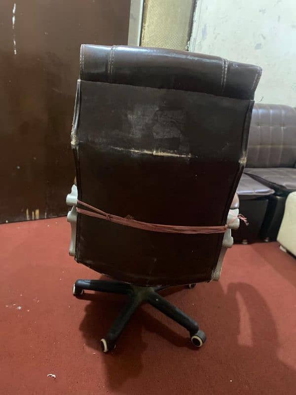 Office chair for sale in Reasonable Price 4