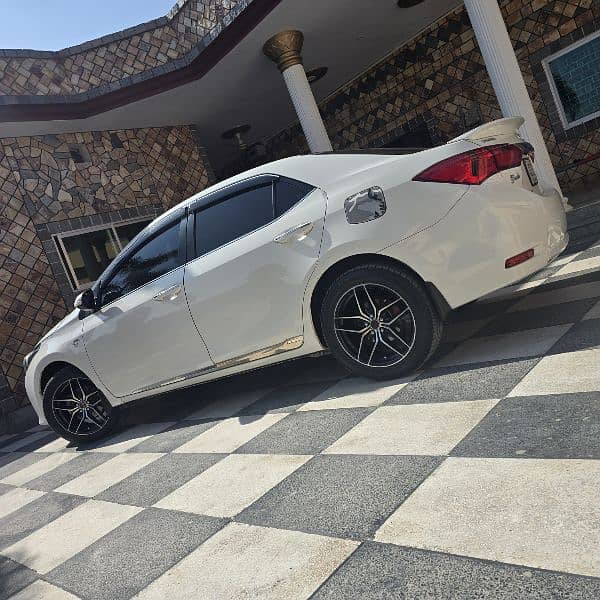 Toyota Corolla Altis Grande 2016 Model 2