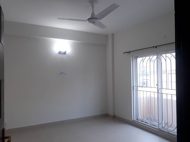 A Flat Of 10 Marla First Floor Available For Rent 1