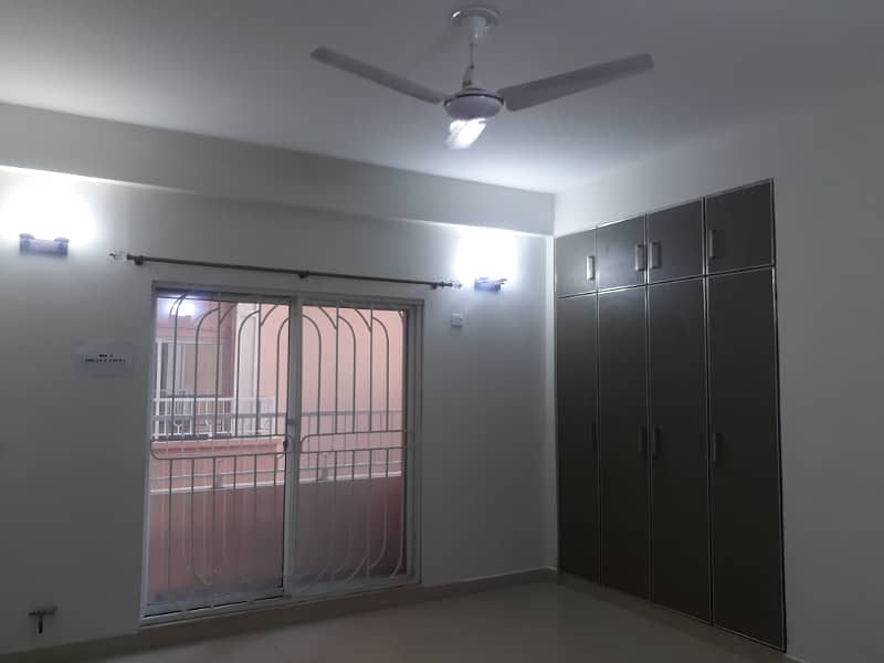 A Flat Of 10 Marla First Floor Available For Rent 4