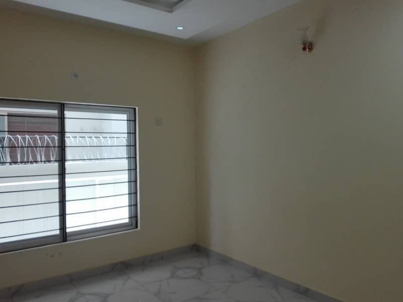 1 Kanal House In Bahria Town Phase 3 Is Available For Rent 1