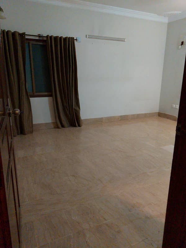 2 bed dd ground floor portion for rent 2