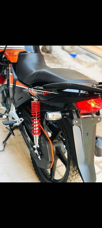 Honda cb 150f in good condition 5