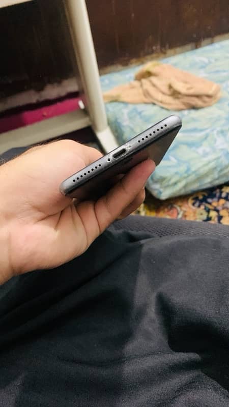 Iphone 8 plus pta approved 64 gb ( FAULTY ) 3