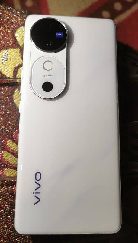 Vivo v40 5g 12/256 5