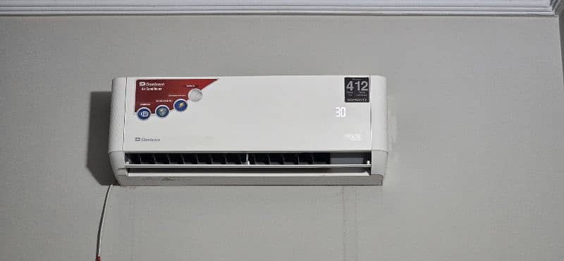 New 1 Ton Dawlance Inverter AC for sale at Throwing Price demanding AC 0