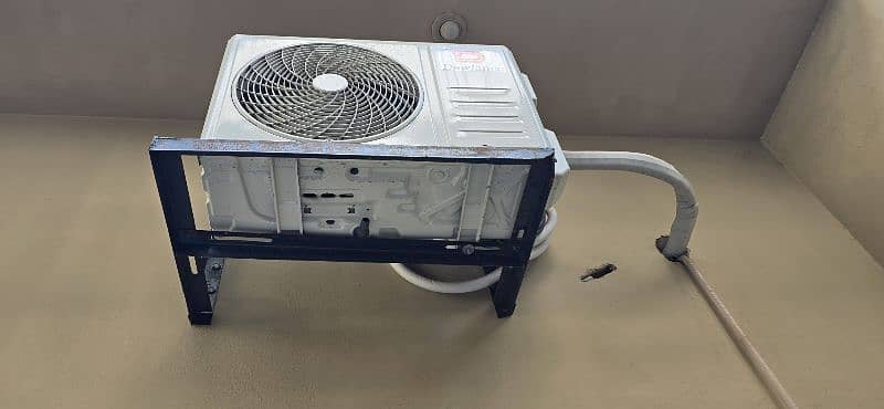 New 1 Ton Dawlance Inverter AC for sale at Throwing Price demanding AC 12