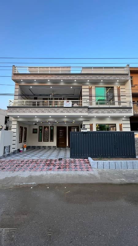 10 Marla Brand New House For Sale 0