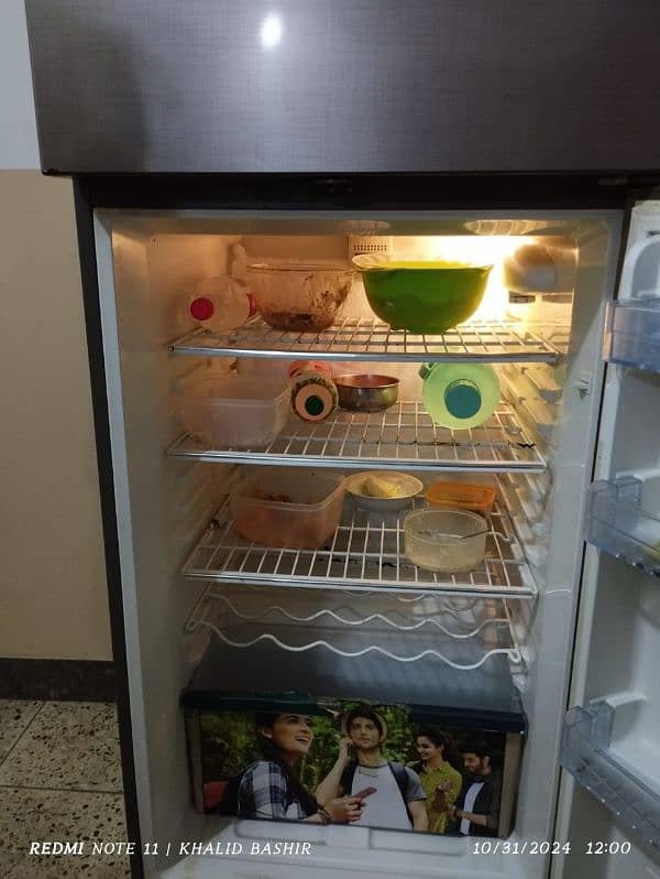 urgent for sale Hair full size Refrigerator 3